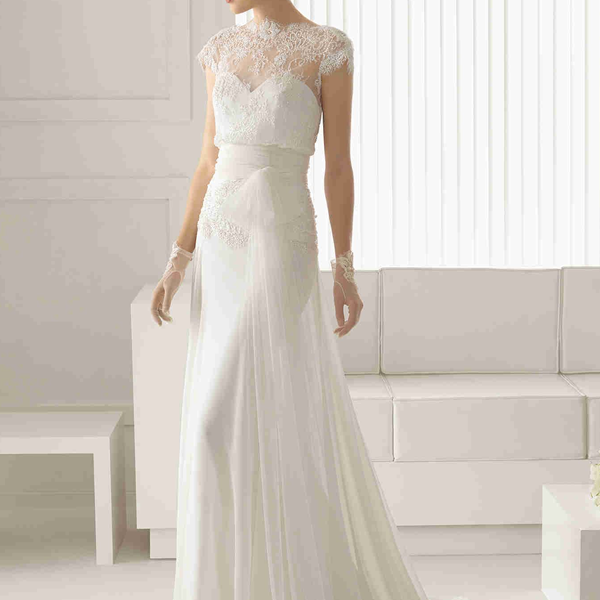 スレンダーラインドレス