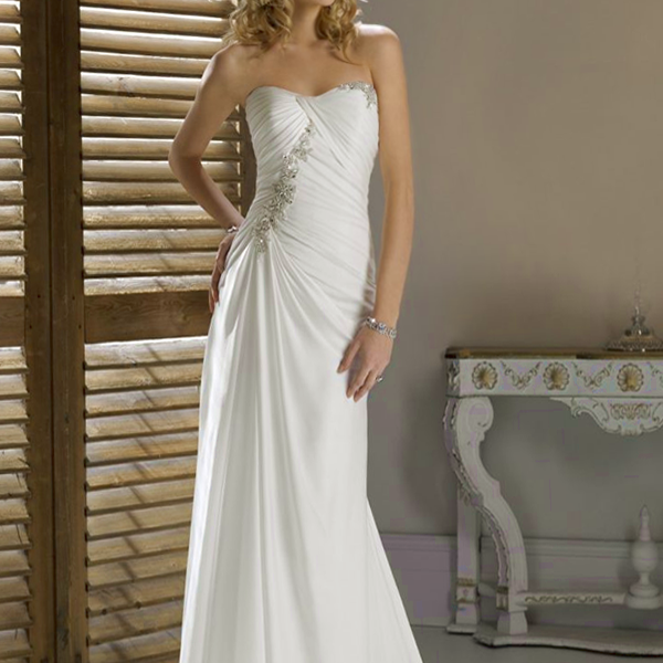 スレンダーラインドレス