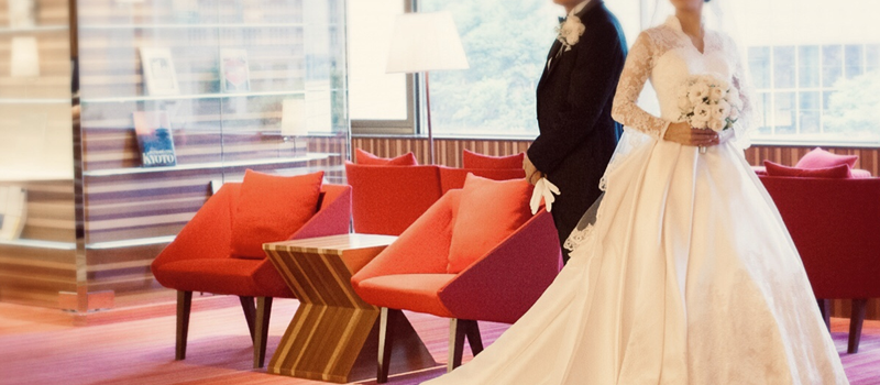 結婚式の後撮りをしたいカップル