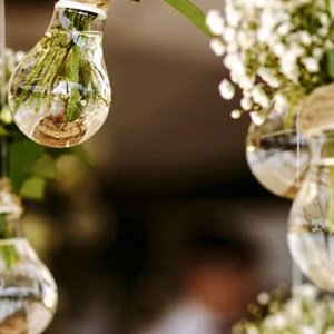 フォトウェディングはアイデア次第でもっとおしゃれに！おすすめの撮影小物・アイテムは？