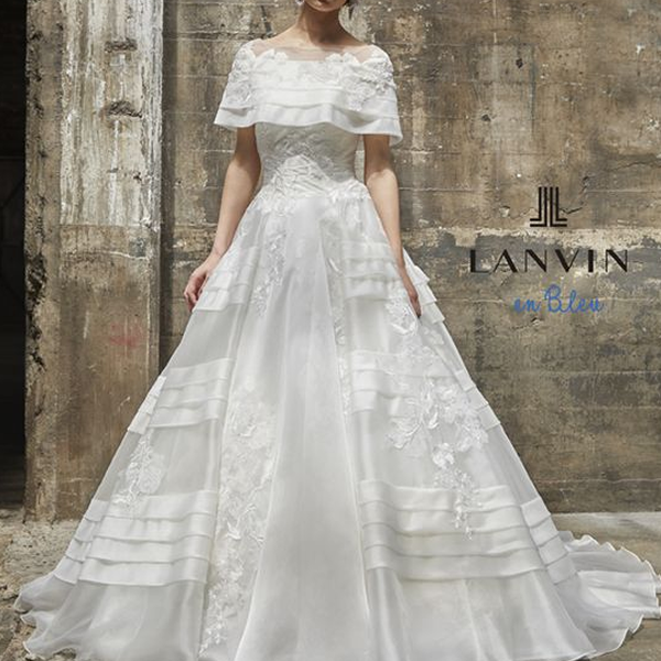 二の腕や肩回り大きめ