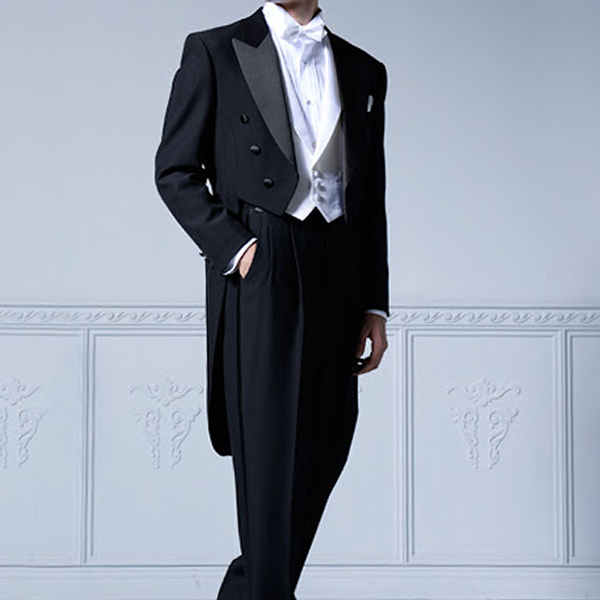 テールコート（燕尾服）