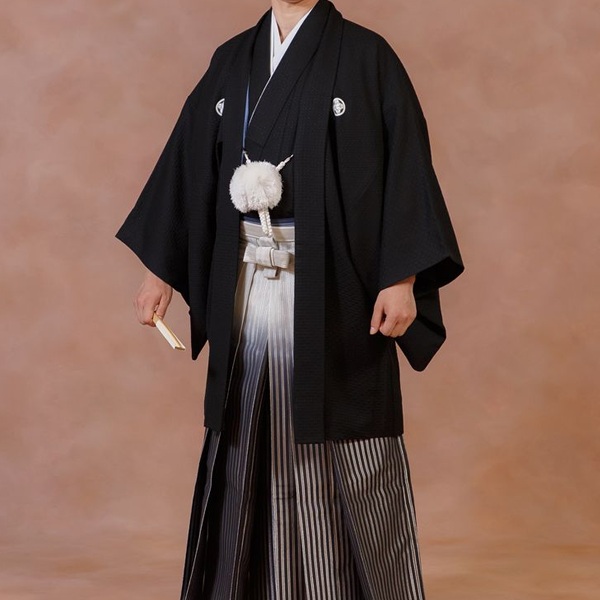 黒五つ紋付き羽織袴