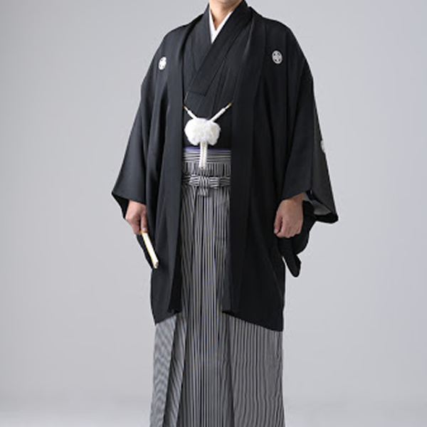 黒五つ紋付き羽織袴